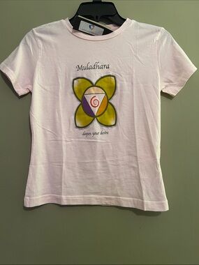 NWT City Lights Yogilates Muladhara Graphic Tee Size M